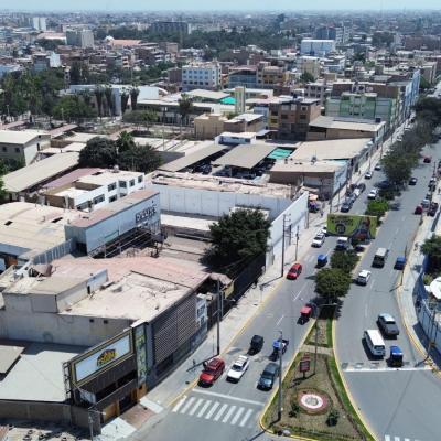 ALQUILER DE LOCAL DE 1976.40 M2 EN CHICLAYO